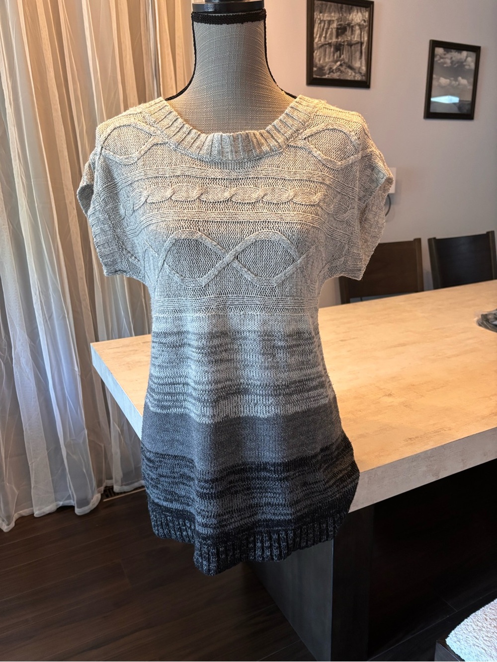 lei Gray Ombre Cable Knit Short-Sleeve Tunic/Sweater Dress